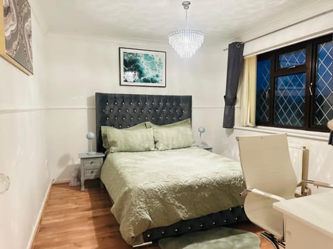 Home away from home Bed and Breakfast in Swindon