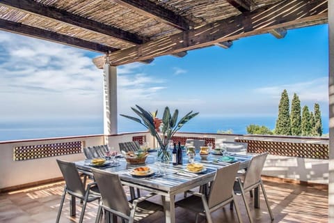 Day, View (from property/room), Balcony/Terrace, Dining area, Sea view
