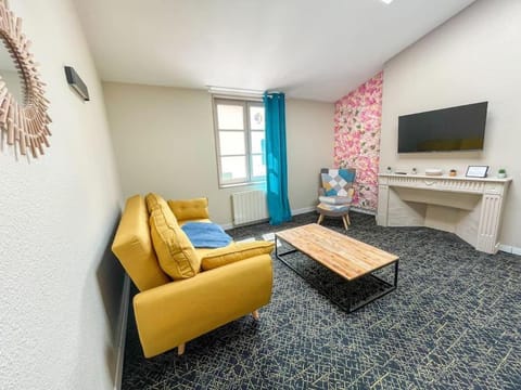 Communal lounge/ TV room, TV and multimedia, Living room, Seating area