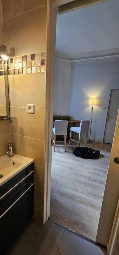 Studio Cosy Clichy Apartment in Mairie de Clichy - Métro
