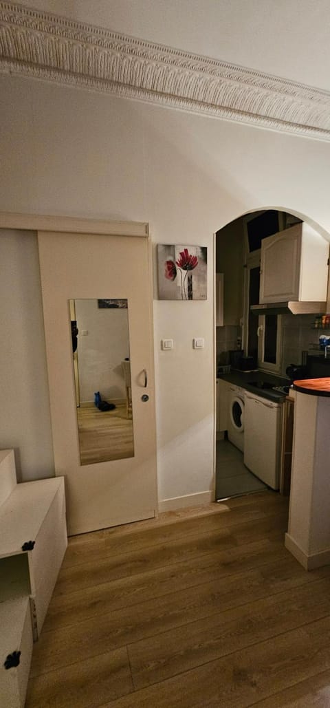 Studio Cosy Clichy Apartment in Mairie de Clichy - Métro