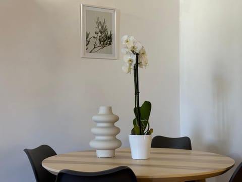 Decorative detail, Dining area