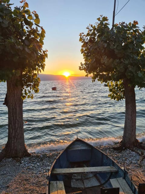 Natural landscape, Beach, Evening entertainment, Lake view, Sunset