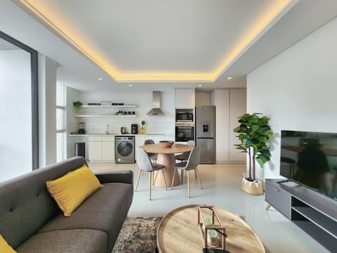 Living room, Dining area, kitchen