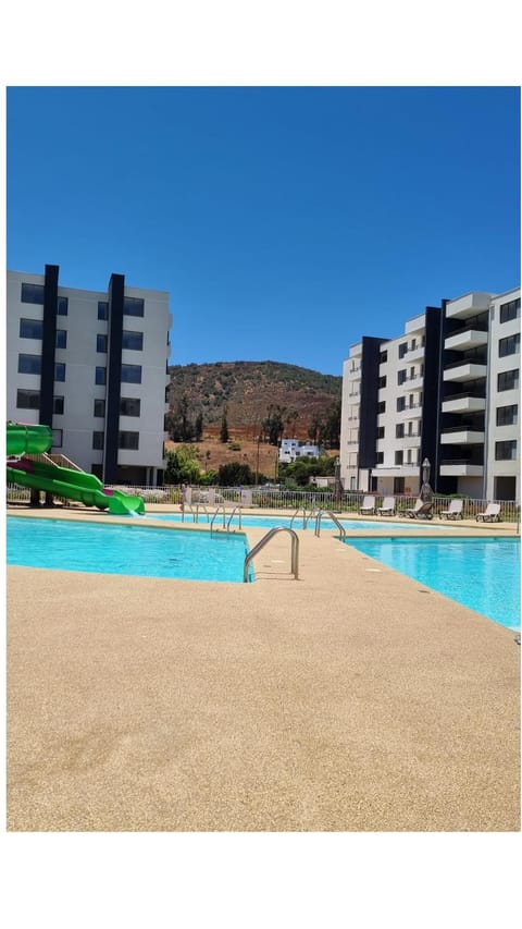 Swimming pool, Swimming pool