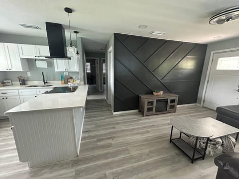 Cozy and Comfy Lakeland Hideaway House in Lakeland