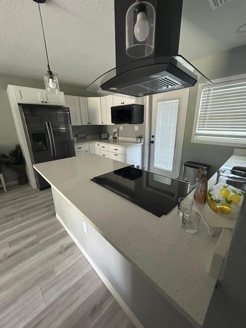 Cozy and Comfy Lakeland Hideaway House in Lakeland