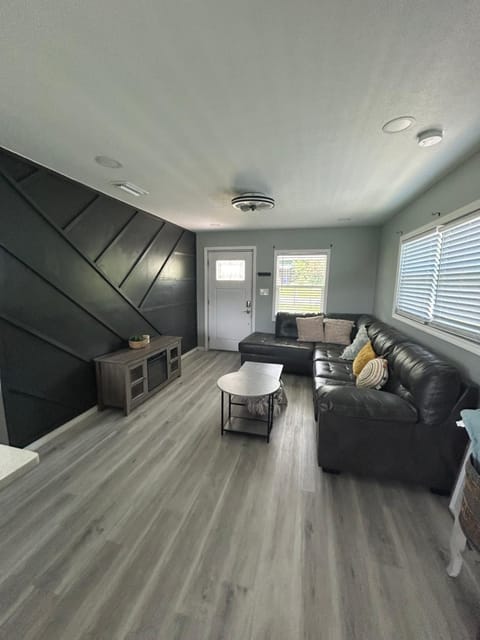 Cozy and Comfy Lakeland Hideaway House in Lakeland