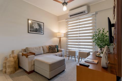 TV and multimedia, Living room, Seating area, air conditioner