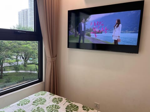 Bed, Photo of the whole room, Evening entertainment, Bedroom