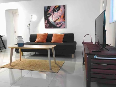 GroveO4 10 min from the Beach Apartment in Coconut Grove