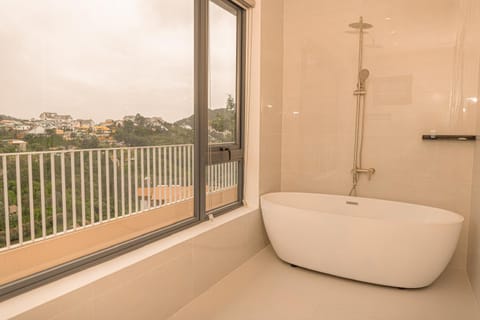 Bathroom, Bath