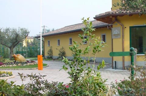 Facade/entrance, Garden, Decorative detail