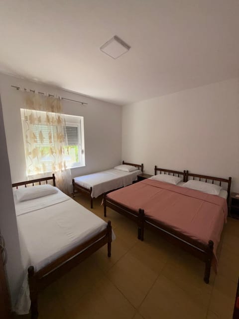 Apartments Lazo Bed and Breakfast in Ulcinj