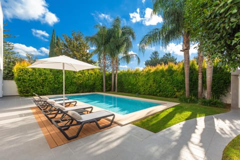 Day, Natural landscape, Garden view, Pool view