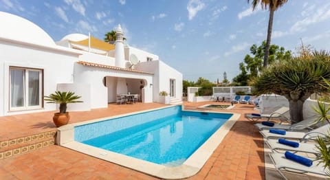 Property building, Swimming pool, Swimming pool