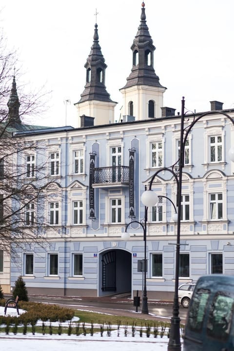Facade/entrance