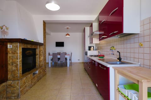 TV and multimedia, Kitchen or kitchenette, dishwasher, oven, pet friendly, stove