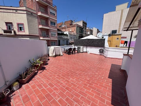 Property building, Day, Neighbourhood, Location