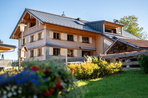 Property building, Summer, Garden