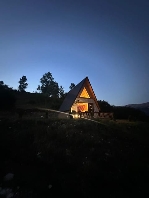 Viewpoint cottage Poscenje House in Montenegro