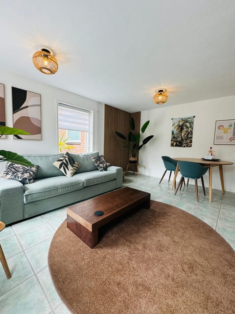 Property building, Living room, Photo of the whole room, Dining area