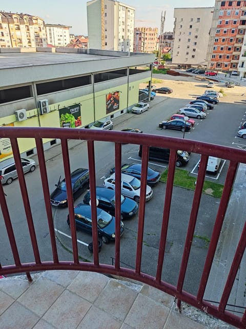 Balcony/Terrace, Supermarket/grocery shop, Parking