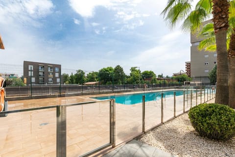Balcony/Terrace, Pool view, Swimming pool, Swimming pool