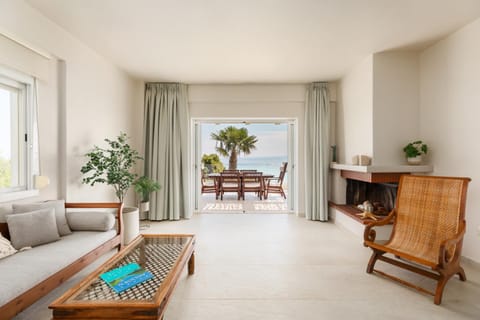 Living room, Seating area, Dining area, Sea view