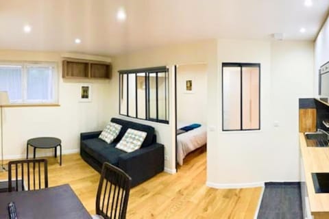 Cosy Appart Jouy Proche HEC - RER C N2 Apartment in Île-de-France