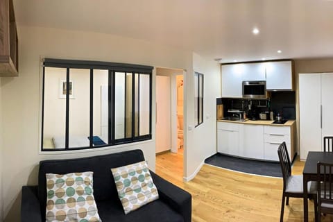 Cosy Appart Jouy Proche HEC - RER C N2 Apartment in Île-de-France