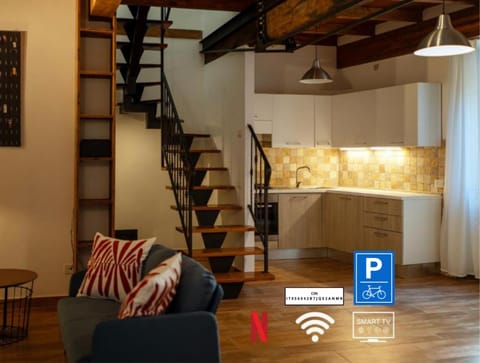 Kitchen or kitchenette, Living room
