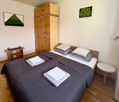 Bed, Bedroom, storage, towels, wardrobe