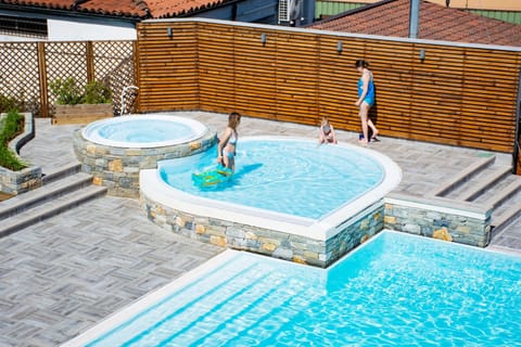 Hot Tub, Swimming pool, children