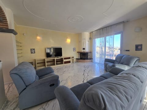 WH - VILLA - Vista Mare - Doppio Parcheggio Privato - Wifi Apartment in Sanremo