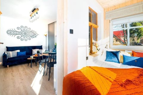 Bed, Living room, Photo of the whole room, Seating area, Dining area, Bedroom