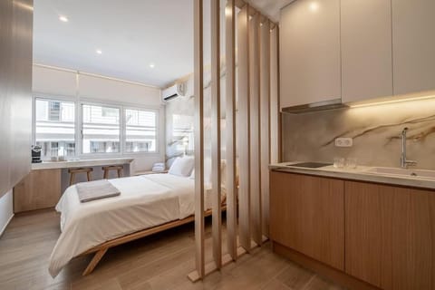Bed, Kitchen or kitchenette, Photo of the whole room, Bedroom
