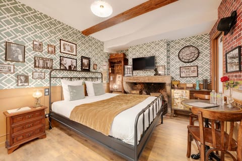 Bed, TV and multimedia