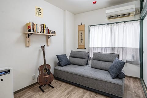 Library, Living room, air conditioner