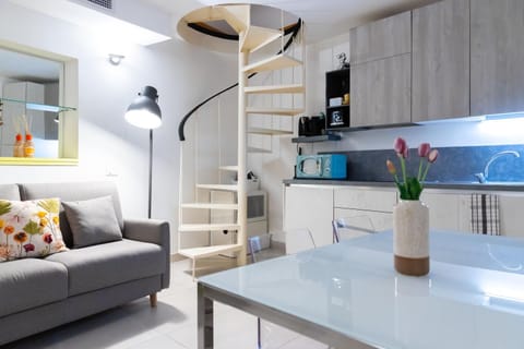 Coffee/tea facilities, Living room, dishwasher, microwave, toaster, washing machine, kitchen
