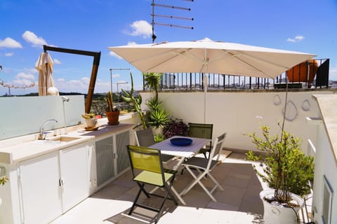 Day, View (from property/room), Balcony/Terrace, Dining area, Sea view