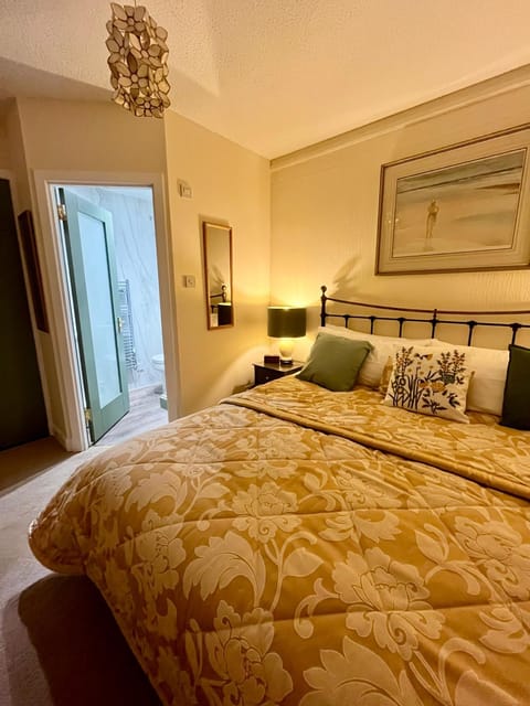 Beach Front Apt 2 Bedrooms 2 Bathrooms St Andrews Apartment in Saint Andrews