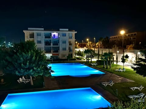 Night, Pool view