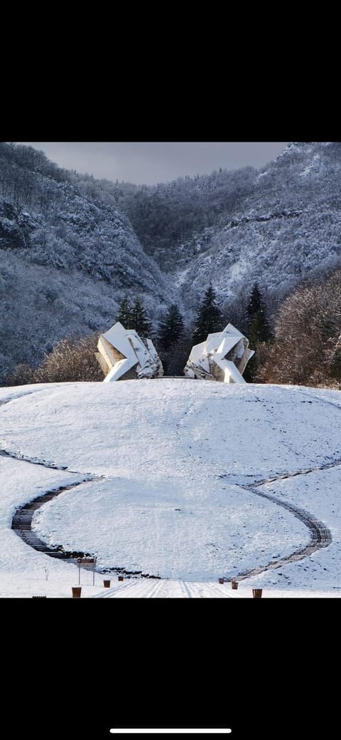 Domacinstvo Paprica Tjentiste House in Montenegro