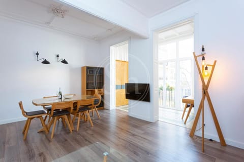 TV and multimedia, Living room, Dining area