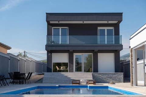 Balcony/Terrace, Pool view, Swimming pool