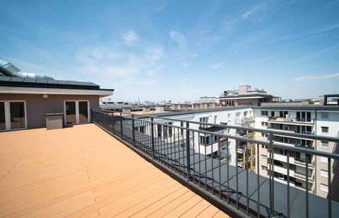 Balcony/Terrace, City view