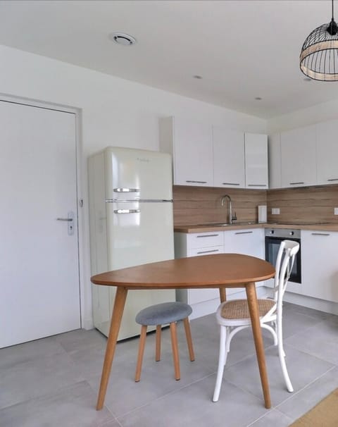 Les Mimosas - T2 Ground Floor Apartment - Villeurbanne Apartment in Villeurbanne