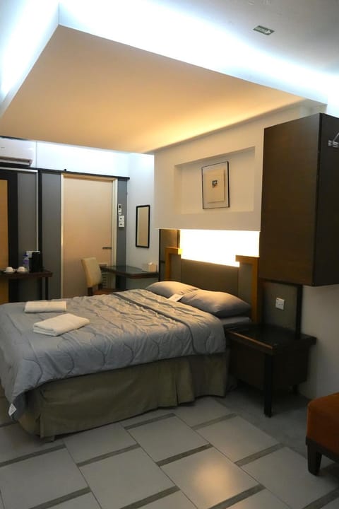 Seating area, Bedroom