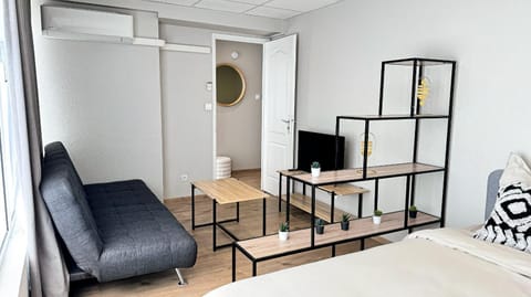 Suite Dalmate - Appartement 6 personnes - Check in h24 & Wifi Apartment in Villeurbanne